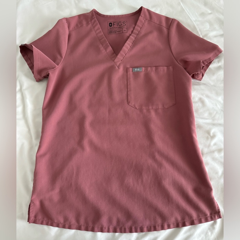 Figs Catarina XS Scrub Top in Mauve